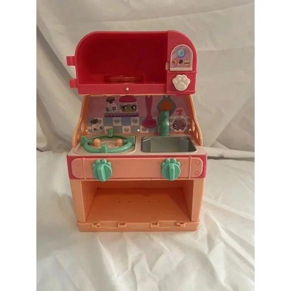 Shopkins Bakery/Kitchen For Parts~Missing Microwave/oven Doors - Picture 1 of 5